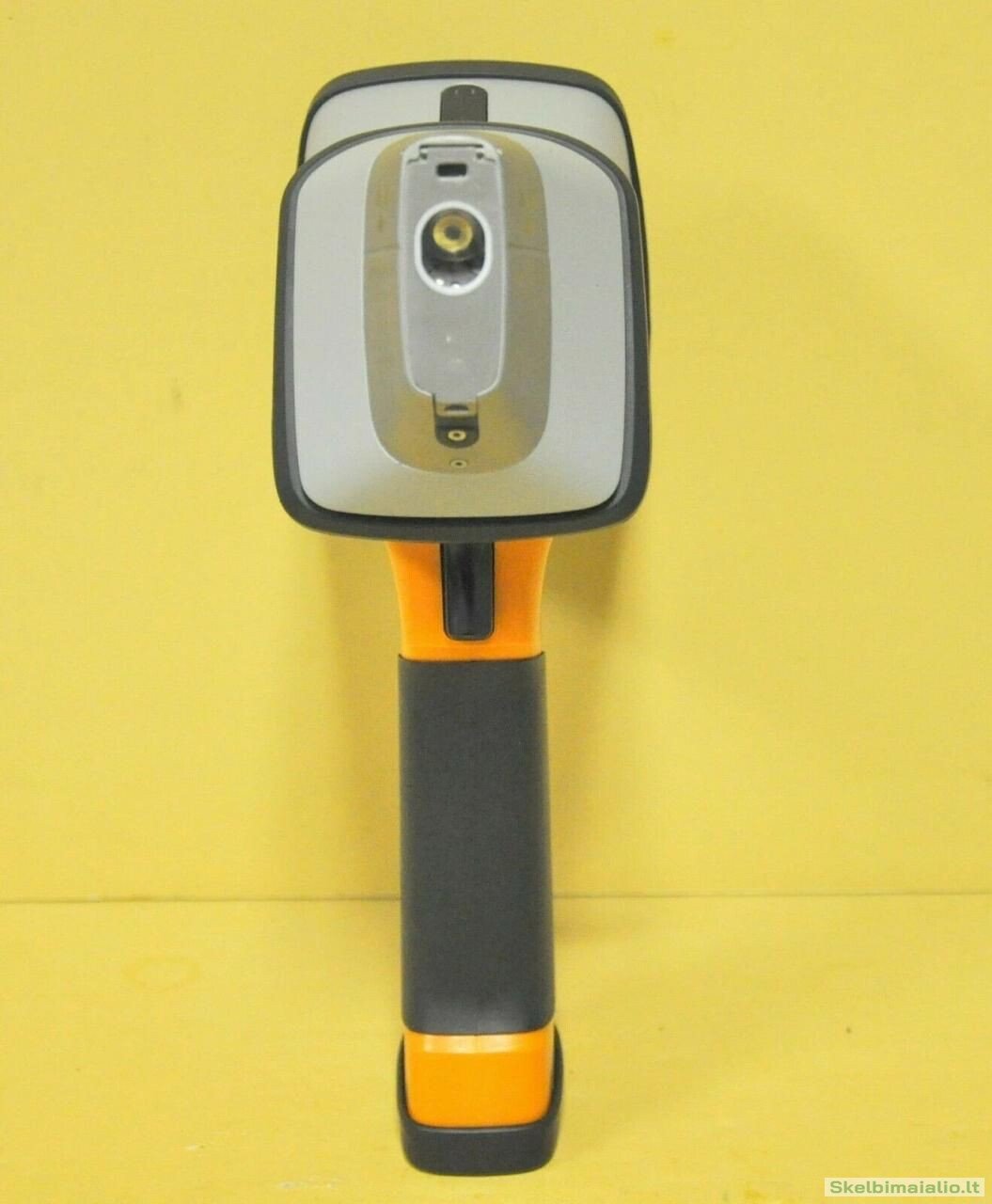 Hitachi X-MET8000 Expert handheld XRF Analyzer